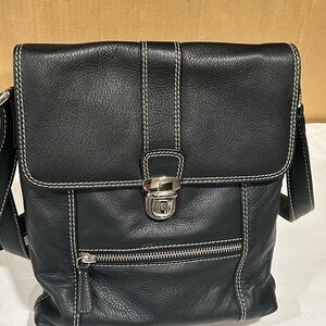 ILI New York Black Crossbody Bag, Soft Black leather, White Stitching, Square